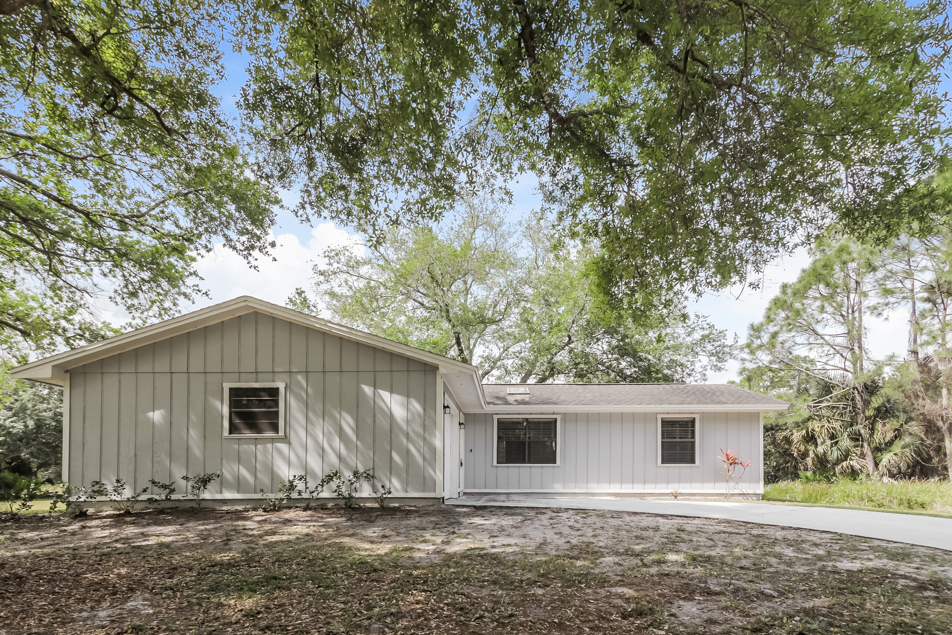 1072 Genesee Ave SE Palm Bay, FL 32909